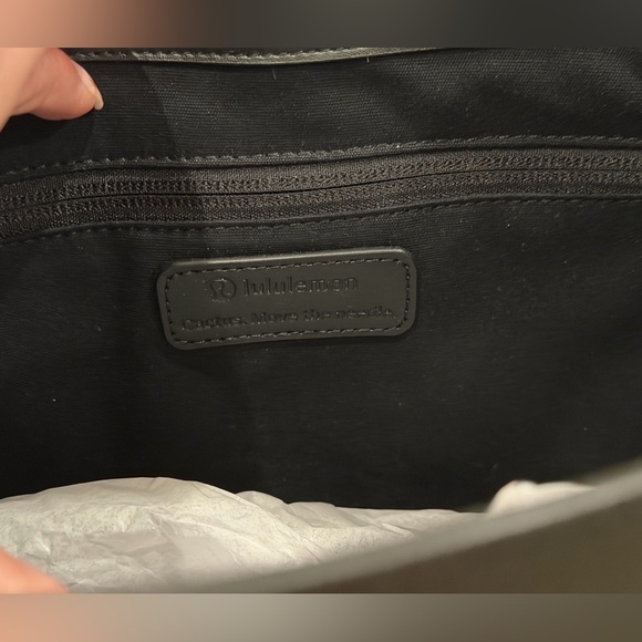 Lululemon Shoulder Bag Black Alternative leather - Picture 10 of 13